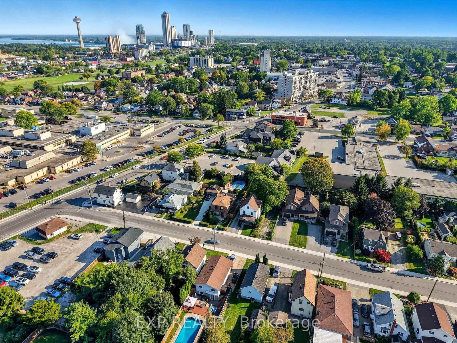 Detached at 5904 Prospect Street, Niagara Falls, ON - Photo 7 - RE/MAX Garden City Realty