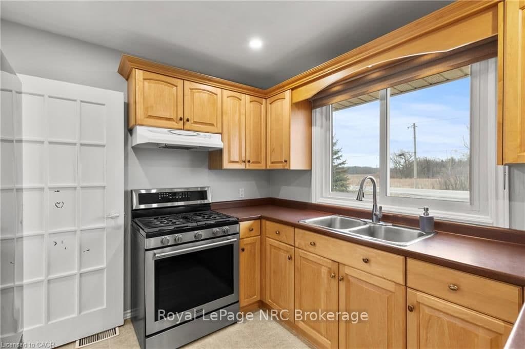 Detached at 5993 Silver Street, West Lincoln, ON - Photo 10 - RE/MAX Garden City Realty