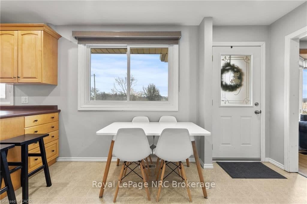 Detached at 5993 Silver Street, West Lincoln, ON - Photo 7 - RE/MAX Garden City Realty