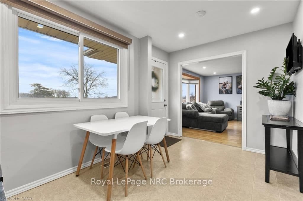 Detached at 5993 Silver Street, West Lincoln, ON - Photo 8 - RE/MAX Garden City Realty