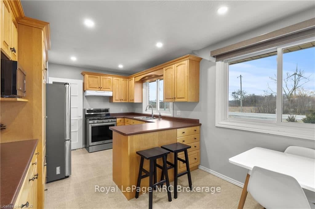 Detached at 5993 Silver Street, West Lincoln, ON - Photo 9 - RE/MAX Garden City Realty