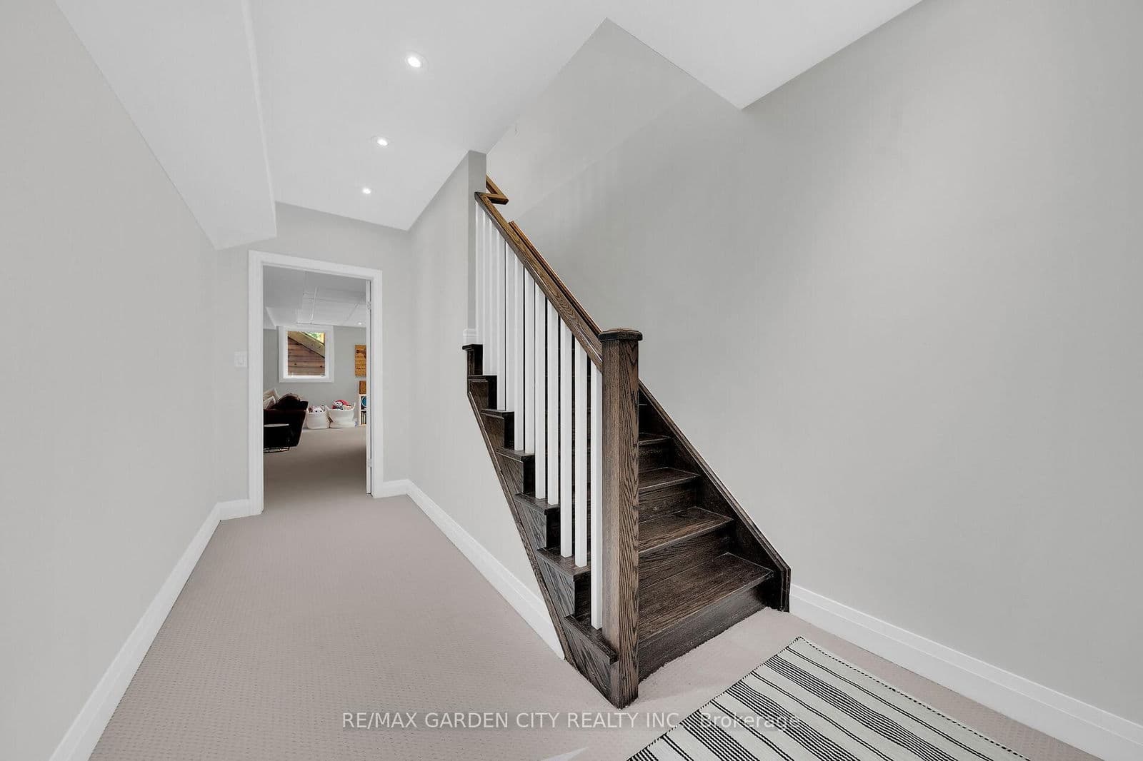 Detached at 6 VANDERBURGH Lane, Grimsby, ON - Photo 38 - RE/MAX Garden City Realty