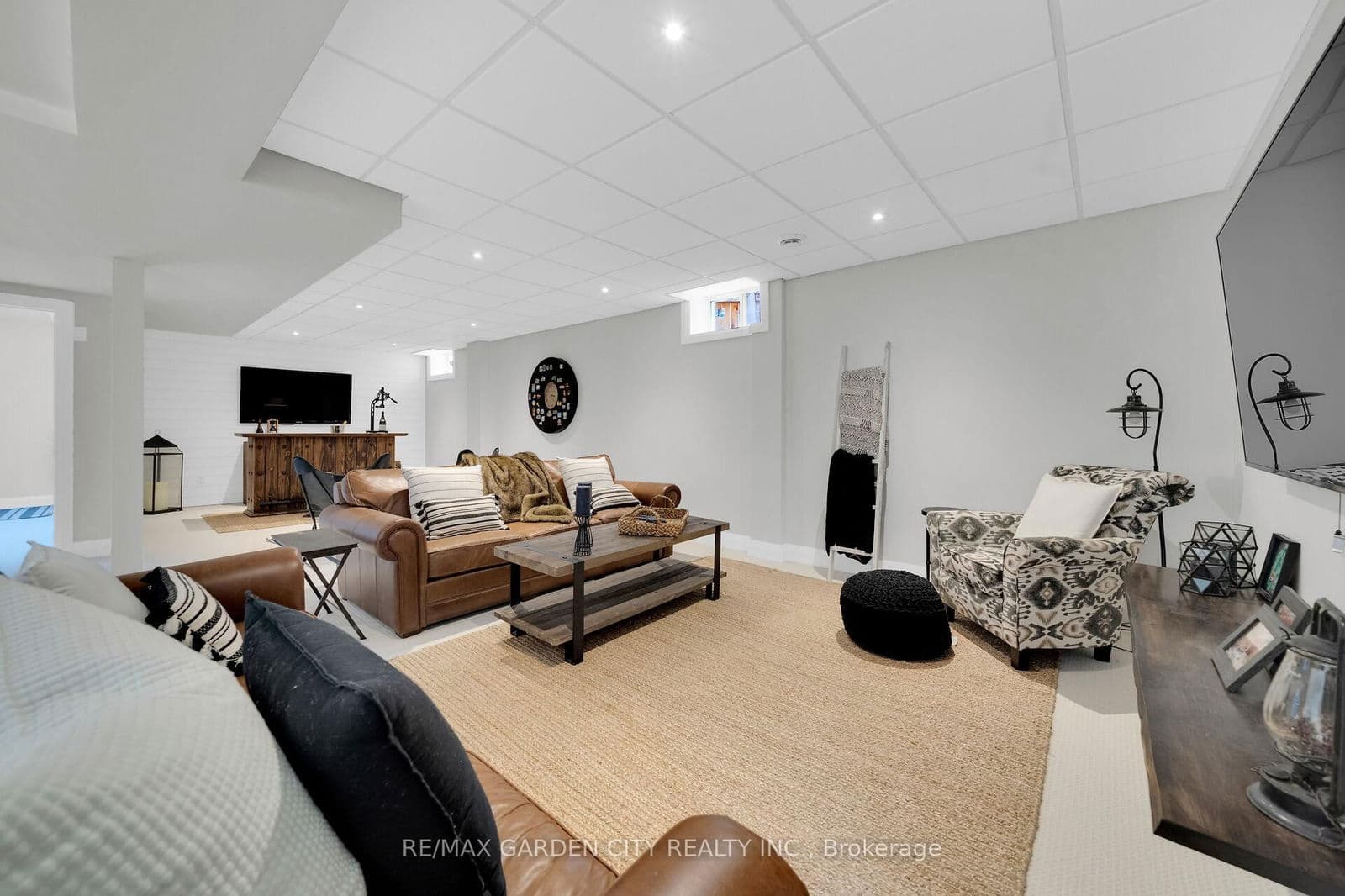 Detached at 6 VANDERBURGH Lane, Grimsby, ON - Photo 39 - RE/MAX Garden City Realty