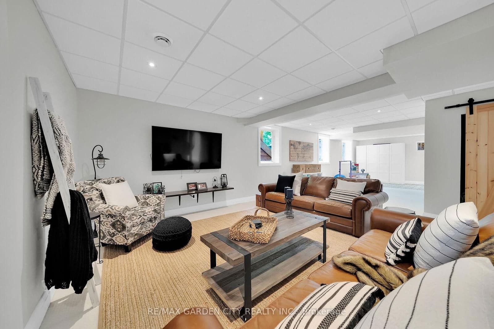 Detached at 6 VANDERBURGH Lane, Grimsby, ON - Photo 40 - RE/MAX Garden City Realty