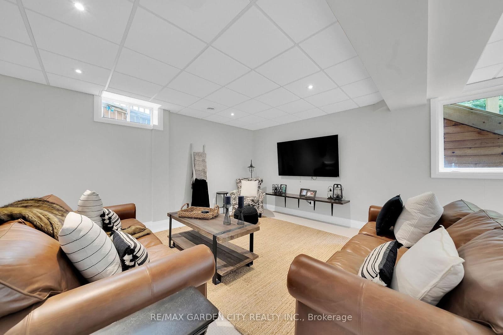 Detached at 6 VANDERBURGH Lane, Grimsby, ON - Photo 41 - RE/MAX Garden City Realty