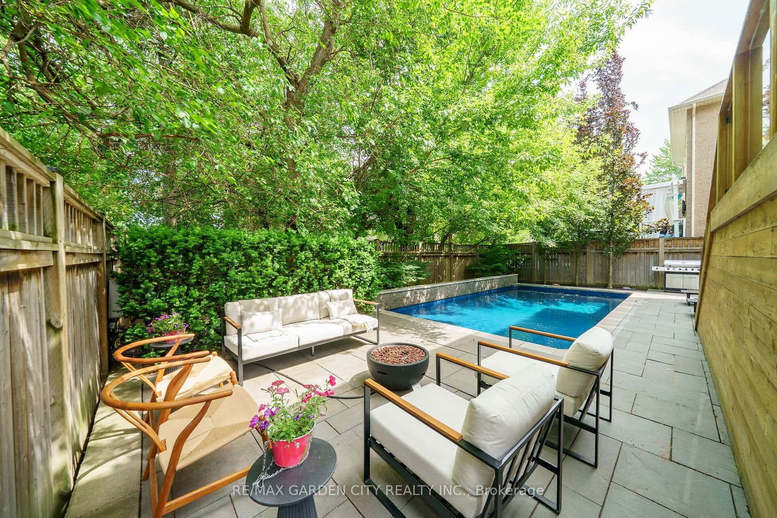 Detached at 6 VANDERBURGH Lane, Grimsby, ON - Photo 47 - RE/MAX Garden City Realty