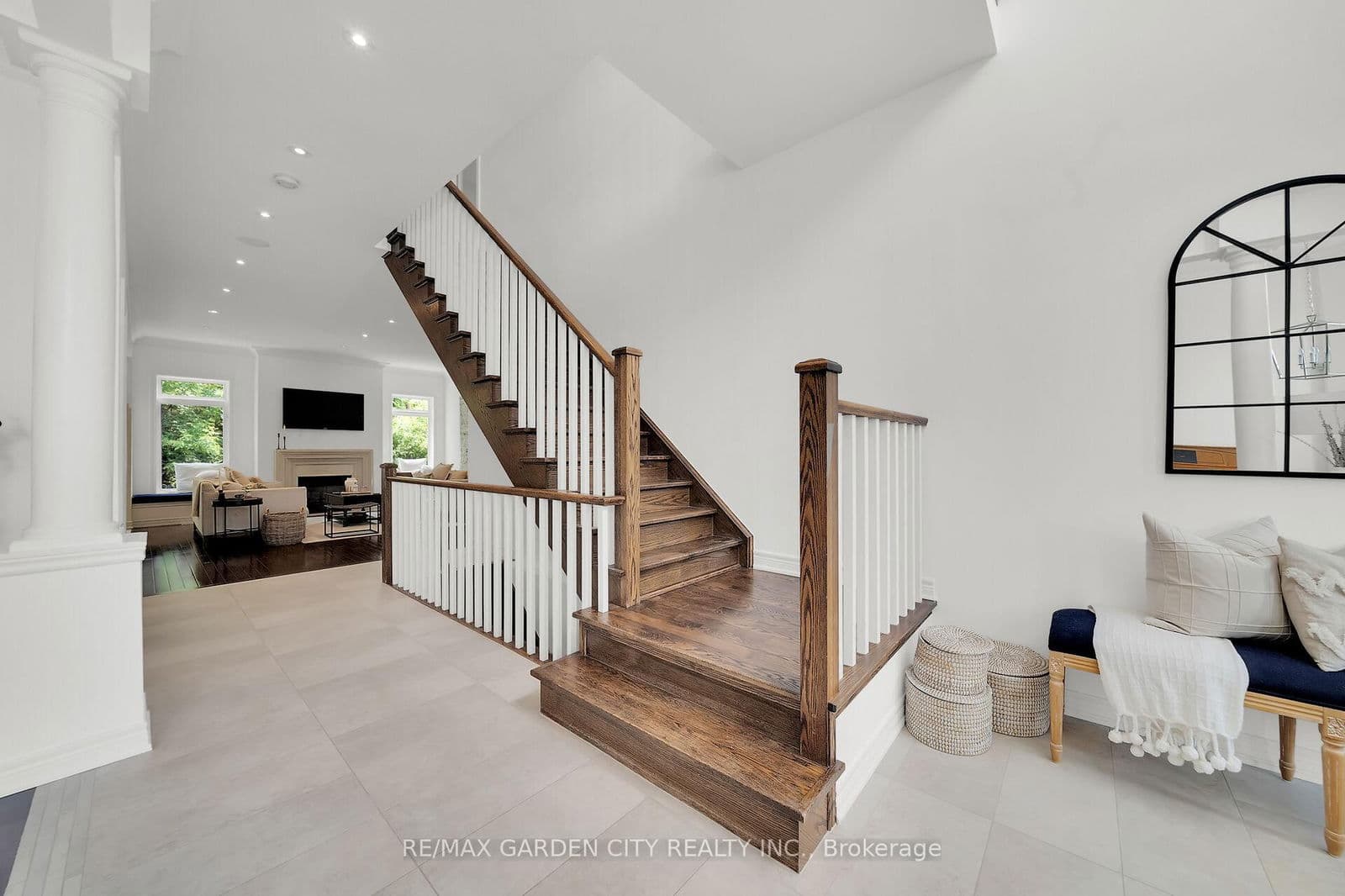 Detached at 6 VANDERBURGH Lane, Grimsby, ON - Photo 5 - RE/MAX Garden City Realty