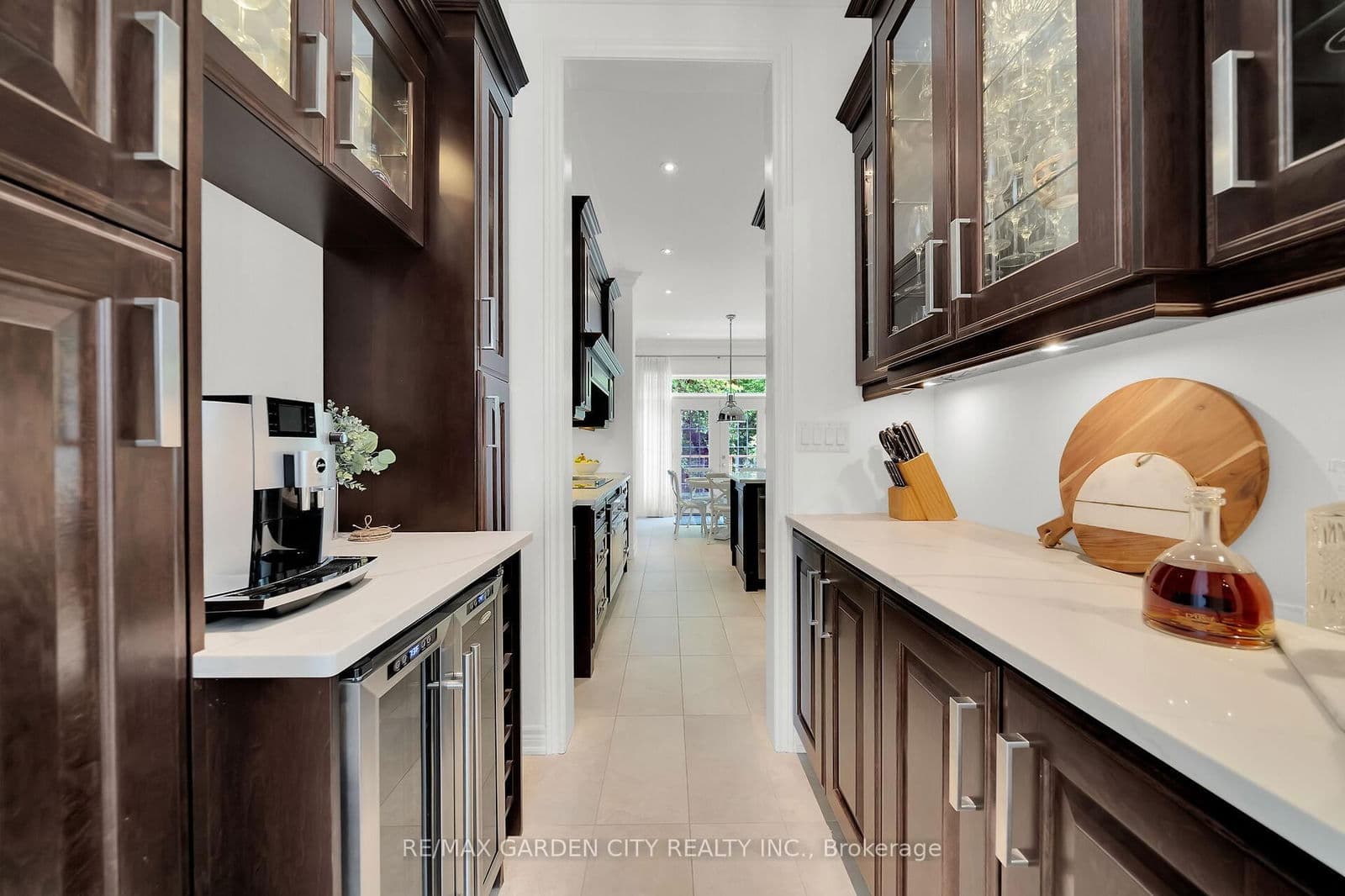 Detached at 6 VANDERBURGH Lane, Grimsby, ON - Photo 9 - RE/MAX Garden City Realty