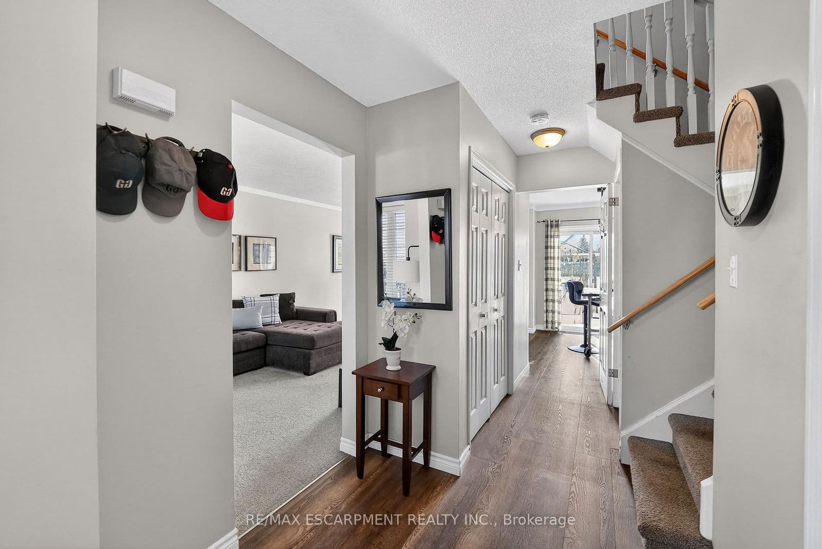 Detached at 4996 Greenlane Road, Lincoln, ON - Photo 4 - RE/MAX Garden City Realty