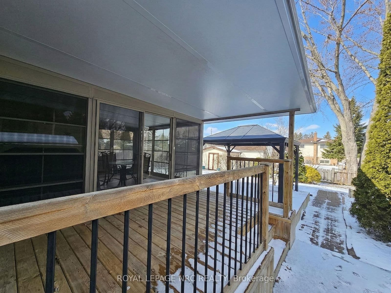 Detached at 78 Page Drive, Welland, ON - Photo 3 - RE/MAX Garden City Realty