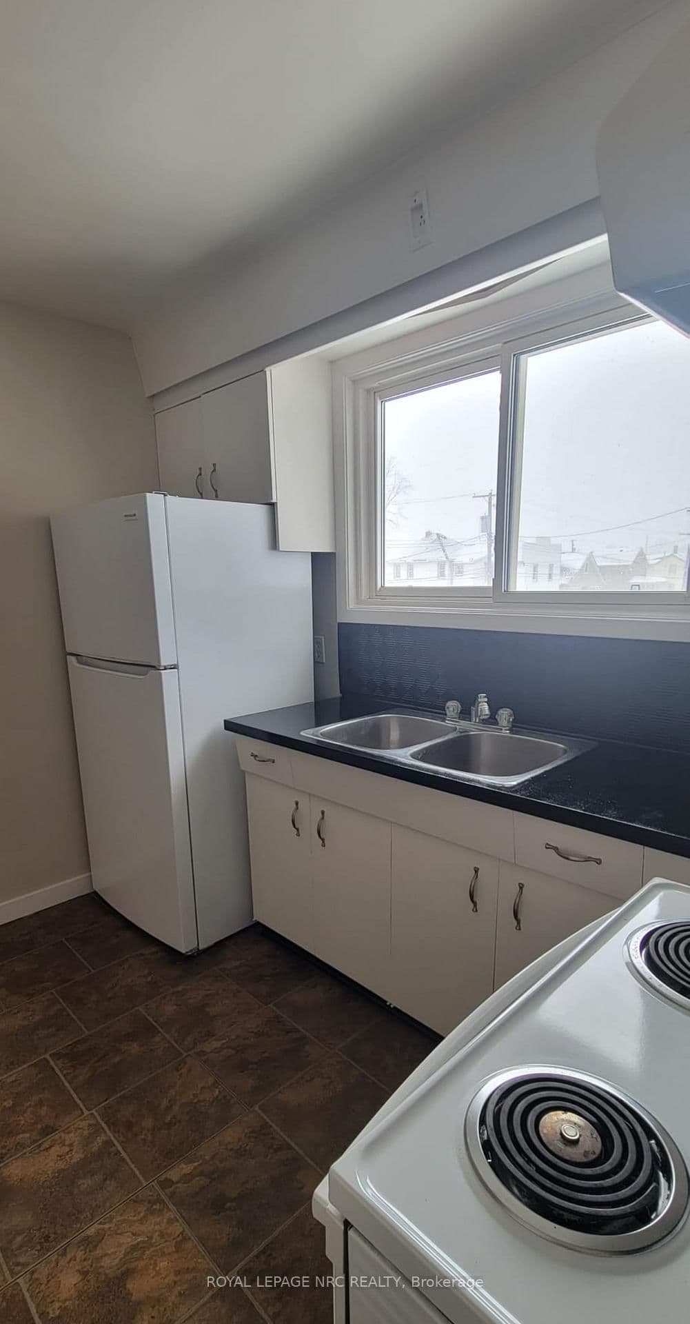 Att/Row/Townhouse at Unit 1- 402 Fares Street, Port Colborne, ON - Photo 3 - RE/MAX Garden City Realty