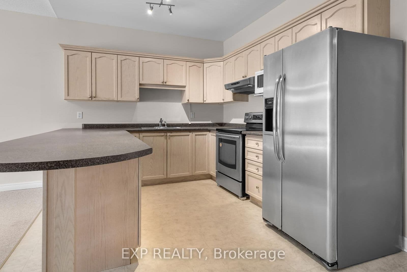 Condo Townhouse at 23- 5595 DRUMMOND Road, Niagara Falls, ON - Photo 9 - RE/MAX Garden City Realty