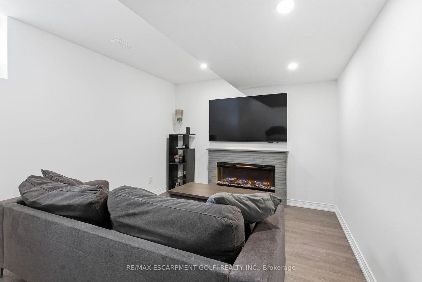 Detached at 914 Burwell Street, Fort Erie, ON - Photo 16 - RE/MAX Garden City Realty