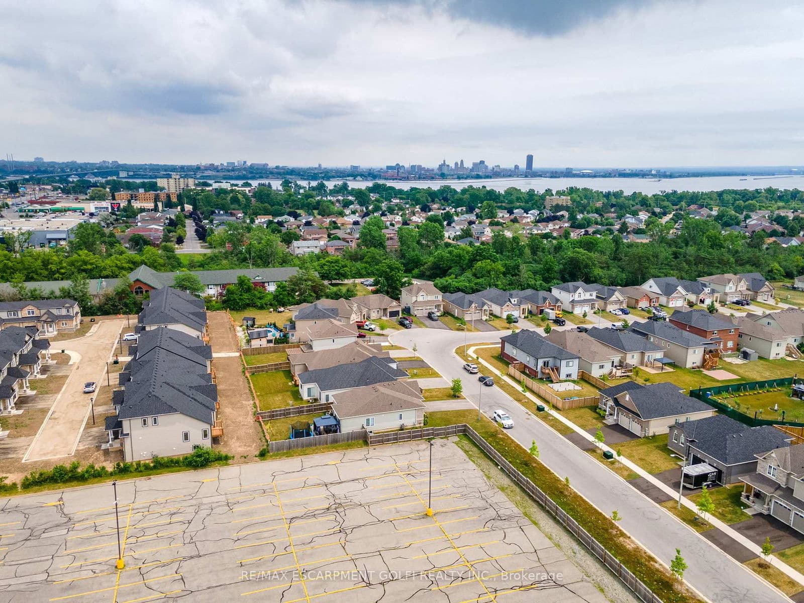 Detached at 914 Burwell Street, Fort Erie, ON - Photo 26 - RE/MAX Garden City Realty