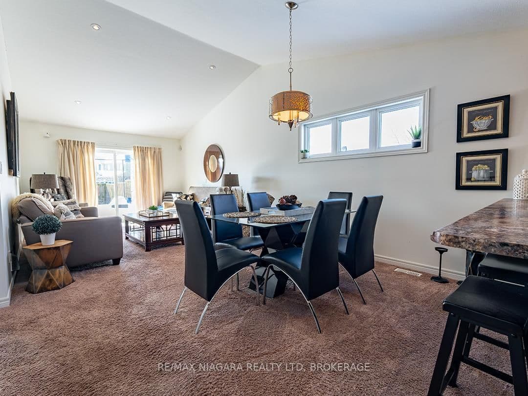 Att/Row/Townhouse at 63 Falcon Drive, Welland, ON - Photo 10 - RE/MAX Garden City Realty