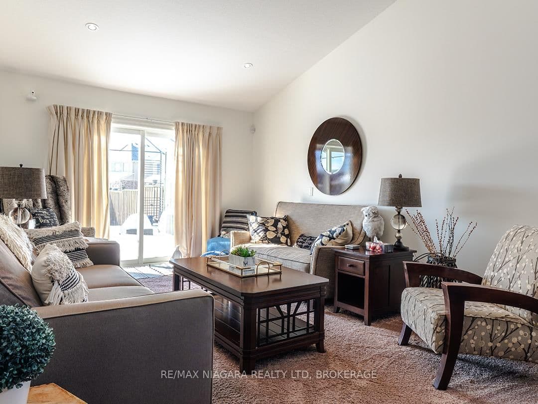 Att/Row/Townhouse at 63 Falcon Drive, Welland, ON - Photo 11 - RE/MAX Garden City Realty