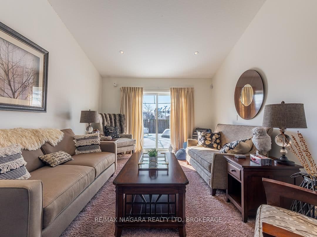 Att/Row/Townhouse at 63 Falcon Drive, Welland, ON - Photo 12 - RE/MAX Garden City Realty