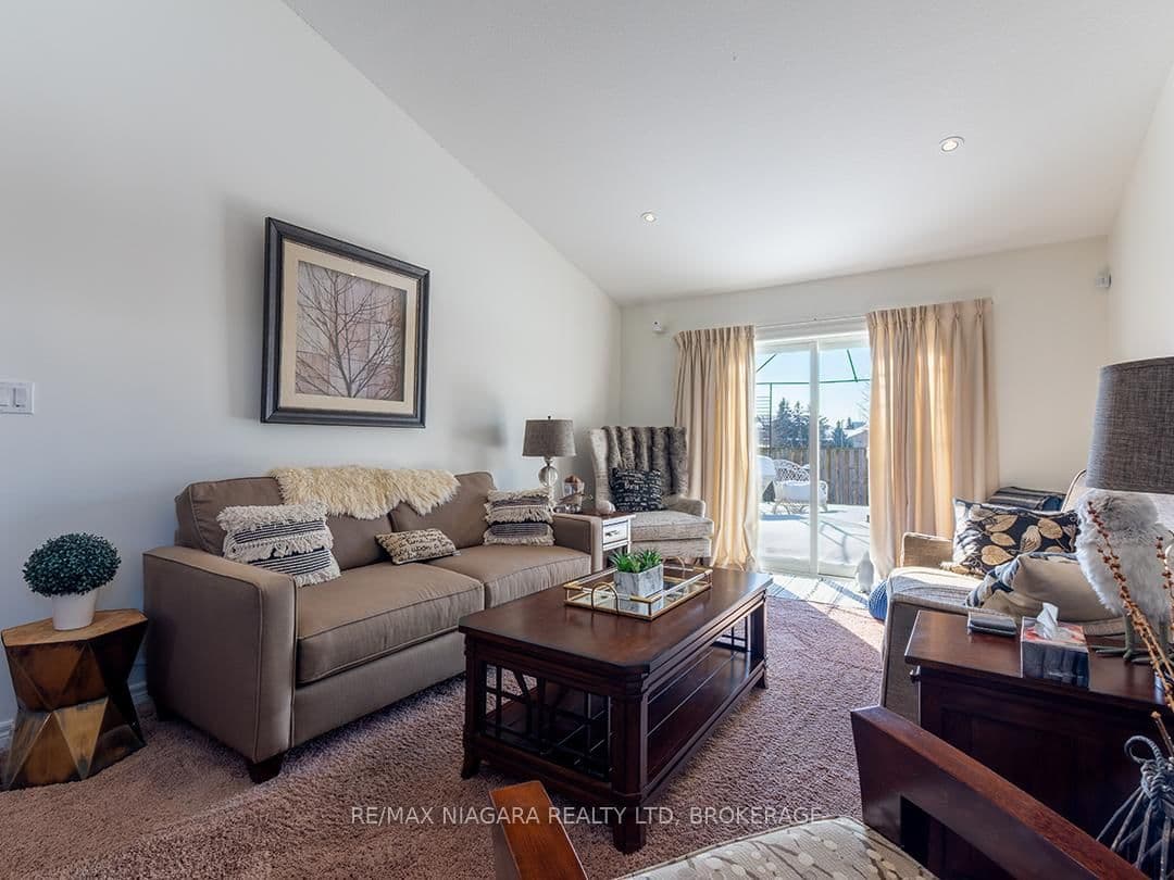 Att/Row/Townhouse at 63 Falcon Drive, Welland, ON - Photo 13 - RE/MAX Garden City Realty