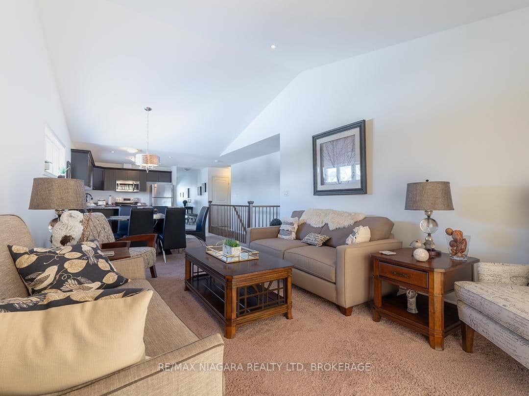 Att/Row/Townhouse at 63 Falcon Drive, Welland, ON - Photo 14 - RE/MAX Garden City Realty