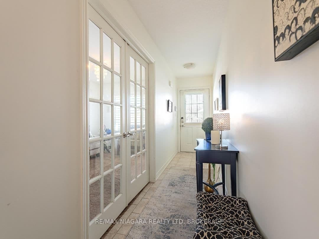 Att/Row/Townhouse at 63 Falcon Drive, Welland, ON - Photo 5 - RE/MAX Garden City Realty