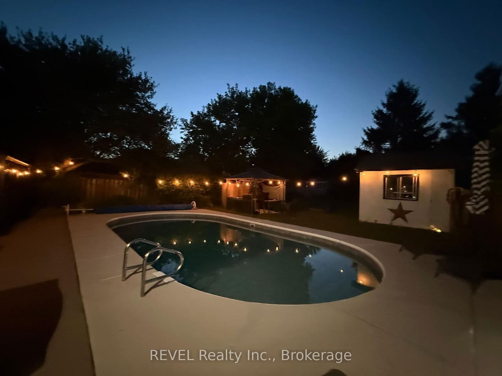 Detached at 10 Laughlin Place, Welland, ON - Photo 11 - RE/MAX Garden City Realty