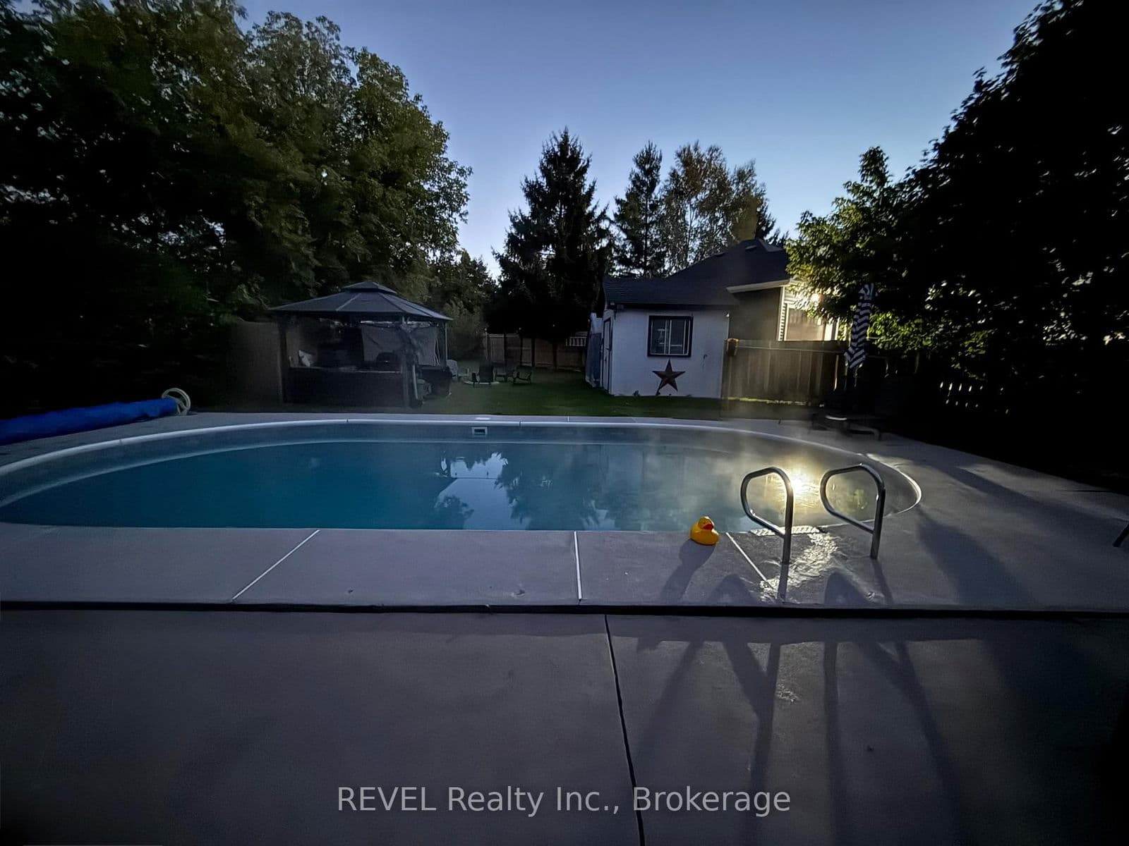 Detached at 10 Laughlin Place, Welland, ON - Photo 12 - RE/MAX Garden City Realty