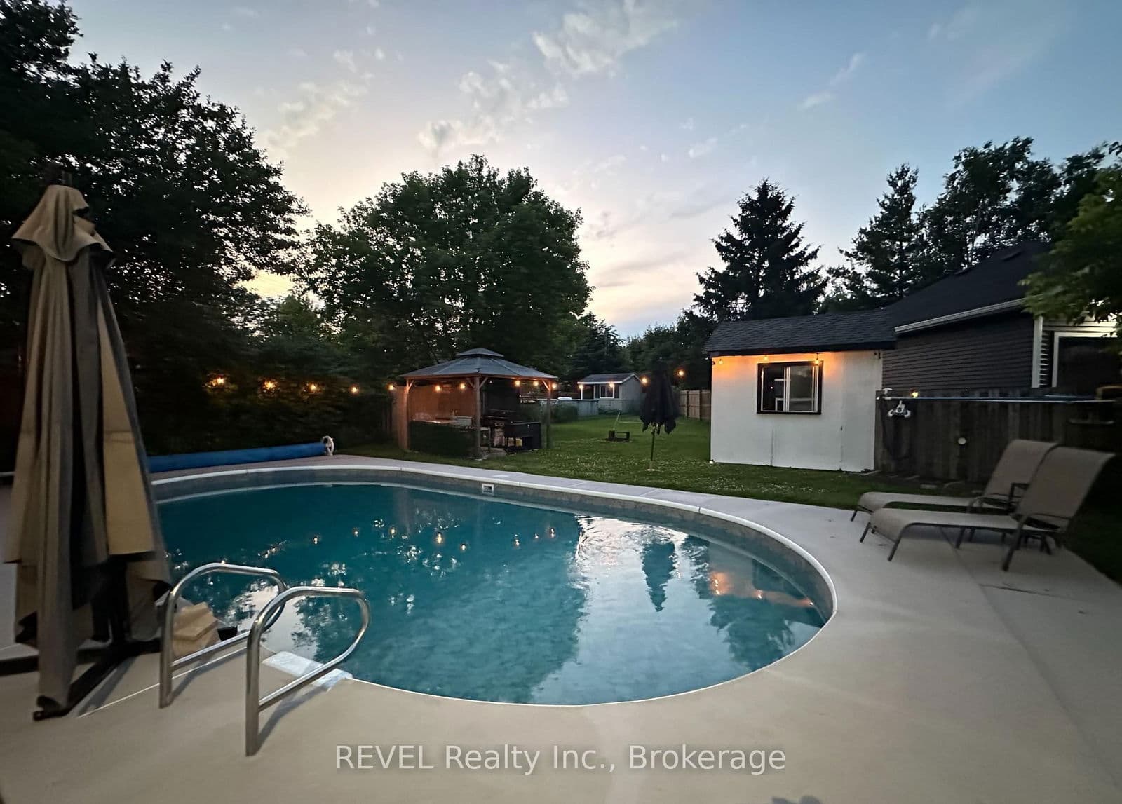 Detached at 10 Laughlin Place, Welland, ON - Photo 6 - RE/MAX Garden City Realty