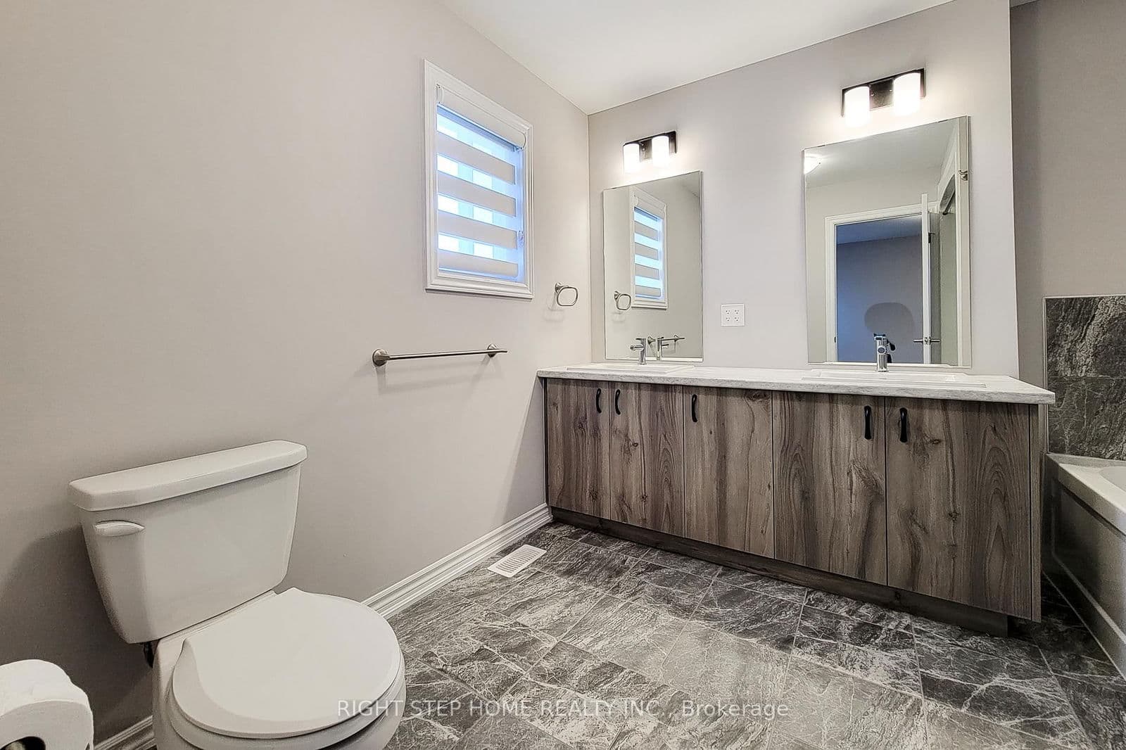 Condo Townhouse at 9 Mann Trail, Welland, ON - Photo 16 - RE/MAX Garden City Realty