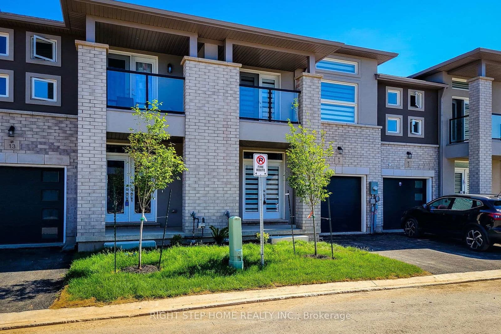 Condo Townhouse at 9 Mann Trail, Welland, ON - Photo 2 - RE/MAX Garden City Realty