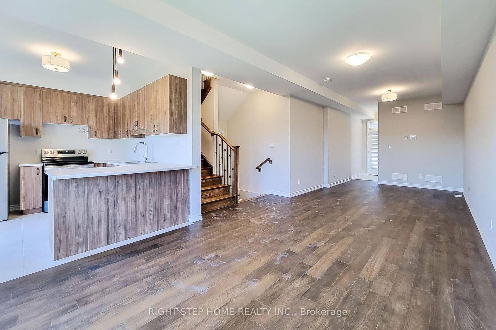 Condo Townhouse at 9 Mann Trail, Welland, ON - Photo 8 - RE/MAX Garden City Realty