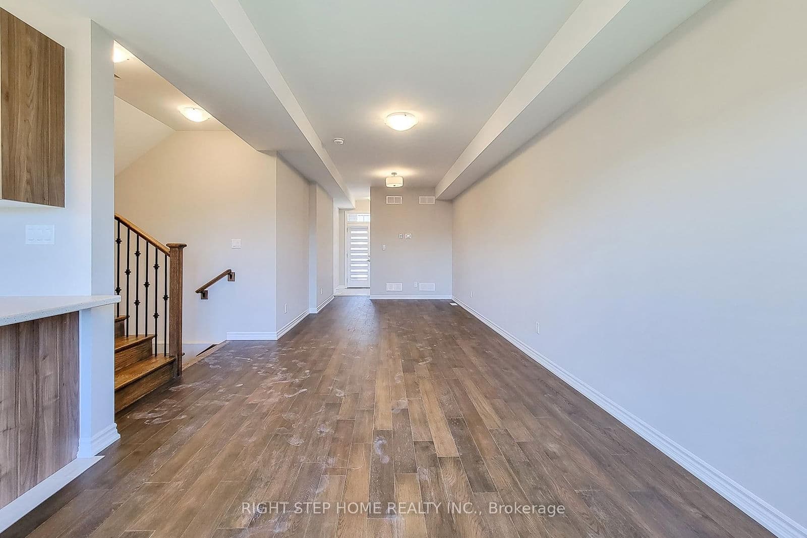 Condo Townhouse at 9 Mann Trail, Welland, ON - Photo 9 - RE/MAX Garden City Realty