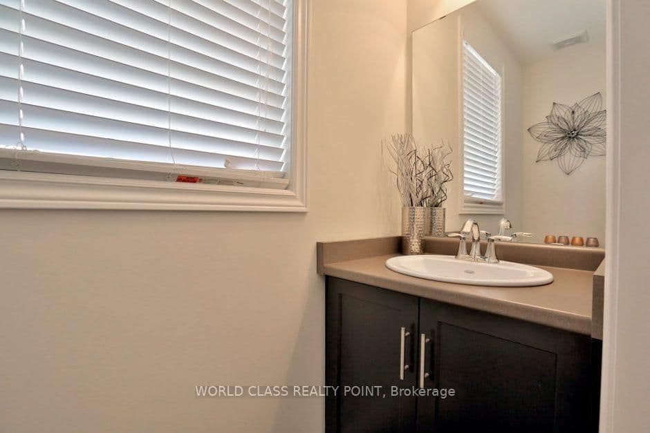 Att/Row/Townhouse at 38- 7 Lakelawn Road, Grimsby, ON - Photo 11 - RE/MAX Garden City Realty