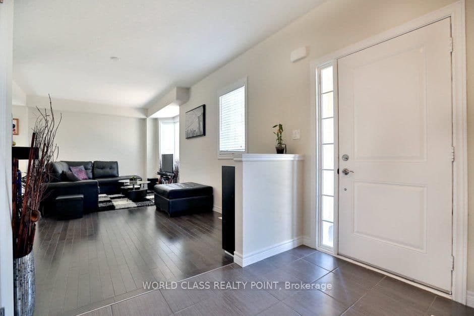 Att/Row/Townhouse at 38- 7 Lakelawn Road, Grimsby, ON - Photo 4 - RE/MAX Garden City Realty