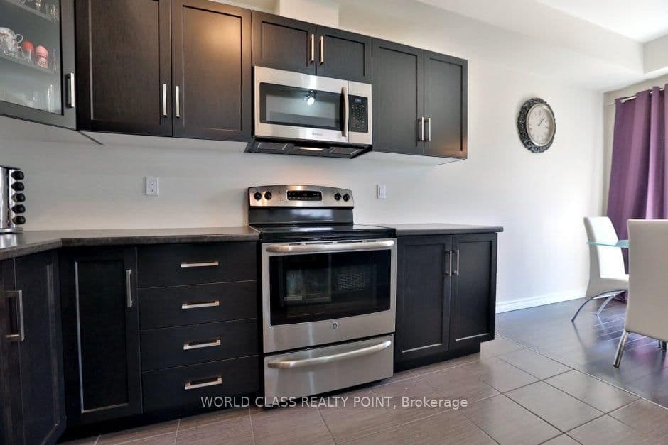 Att/Row/Townhouse at 38- 7 Lakelawn Road, Grimsby, ON - Photo 8 - RE/MAX Garden City Realty