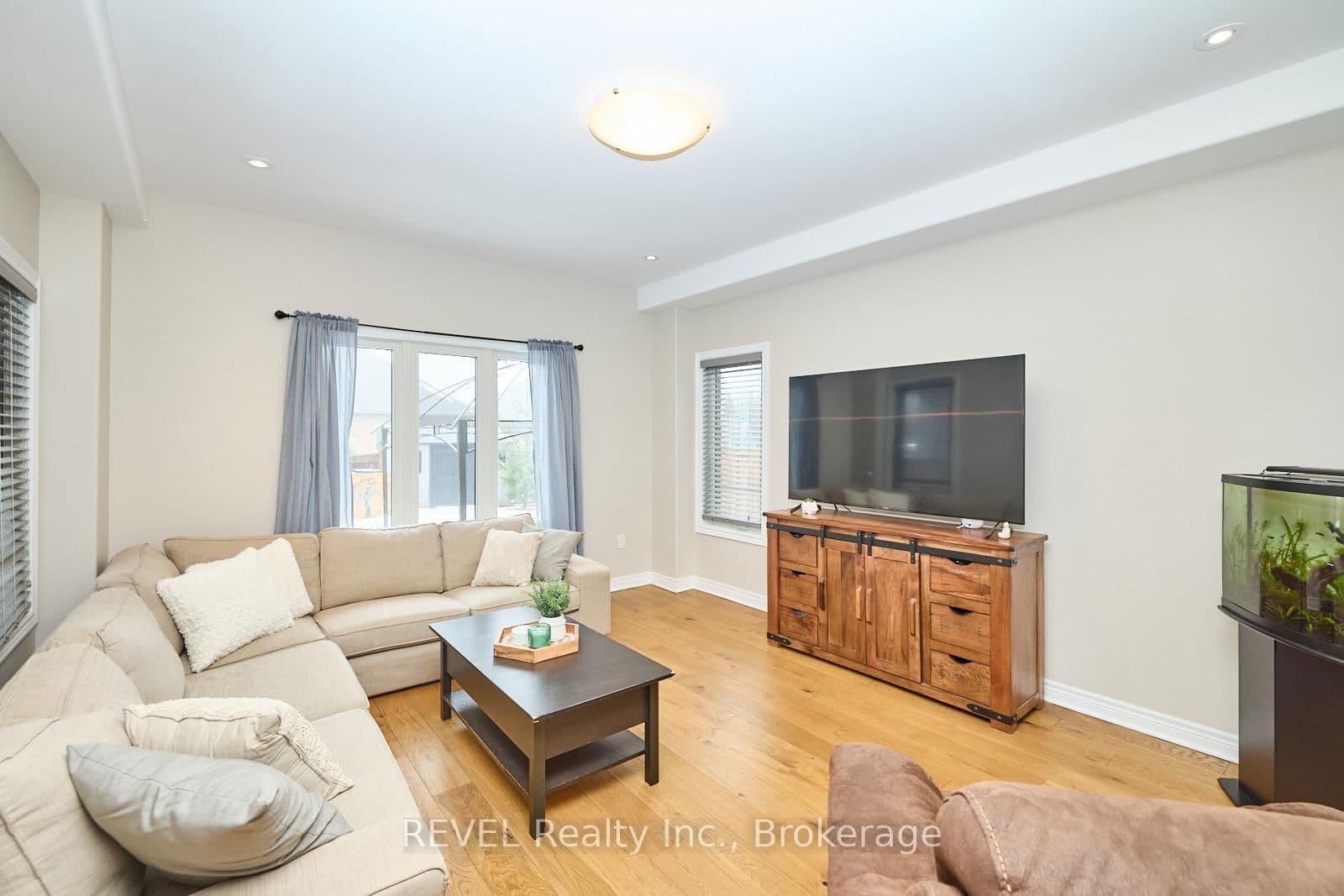 Detached at 18 BREWERTON Boulevard, Pelham, ON - Photo 10 - RE/MAX Garden City Realty