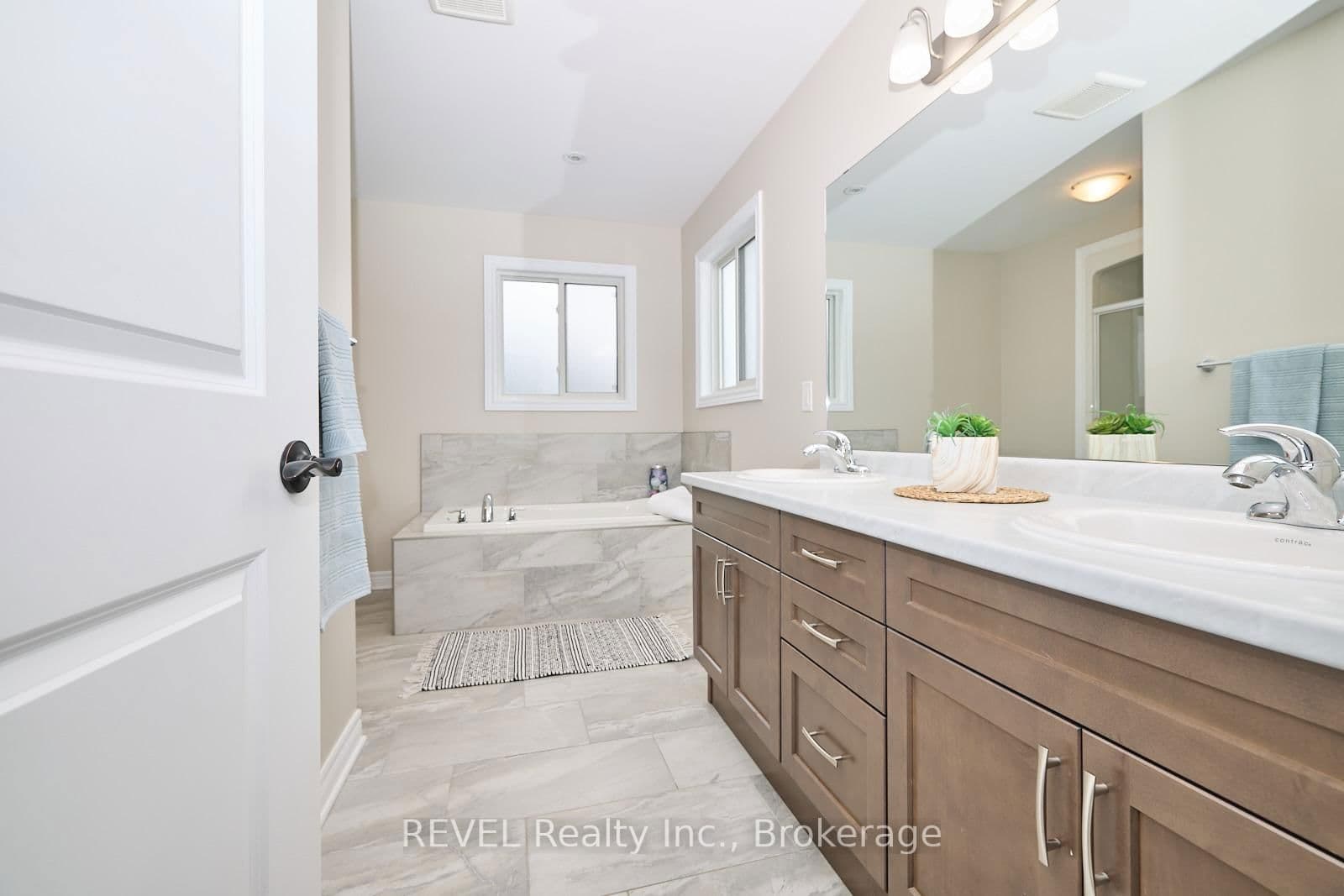 Detached at 18 BREWERTON Boulevard, Pelham, ON - Photo 14 - RE/MAX Garden City Realty