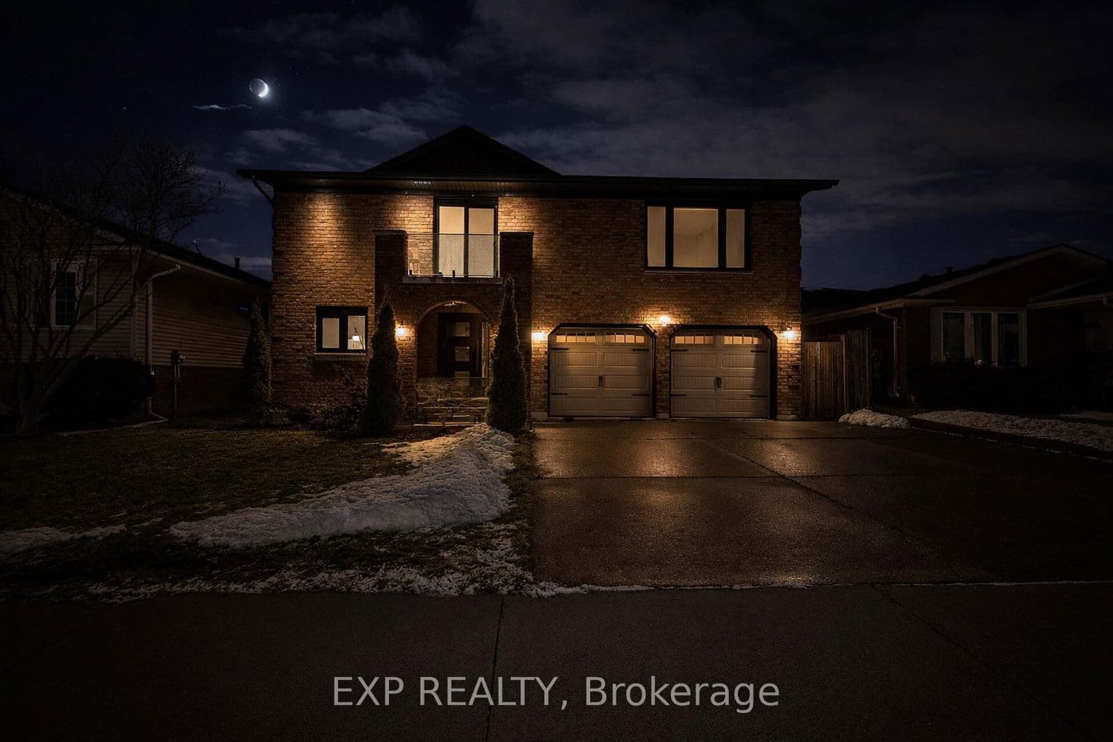 Detached at 7623 Chorozy Street, Niagara Falls, ON - Photo 2 - RE/MAX Garden City Realty