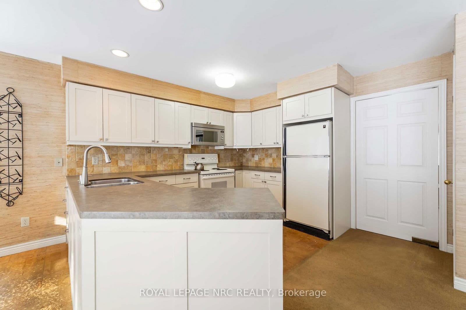 Detached at 192 Woodside Drive, St. Catharines, ON - Photo 12 - RE/MAX Garden City Realty