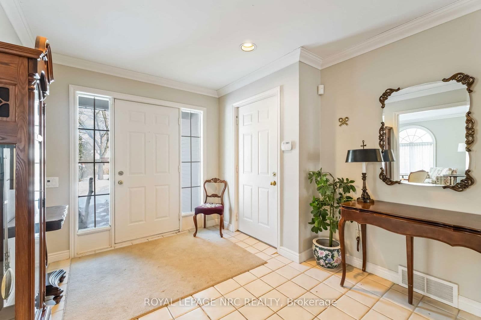 Detached at 192 Woodside Drive, St. Catharines, ON - Photo 3 - RE/MAX Garden City Realty