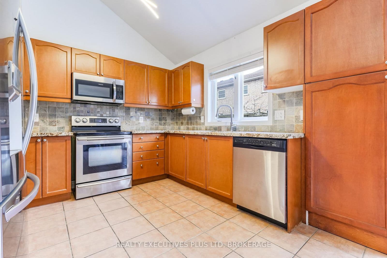 Detached at 389 Wright Crescent, Niagara-on-the-Lake, ON - Photo 10 - RE/MAX Garden City Realty