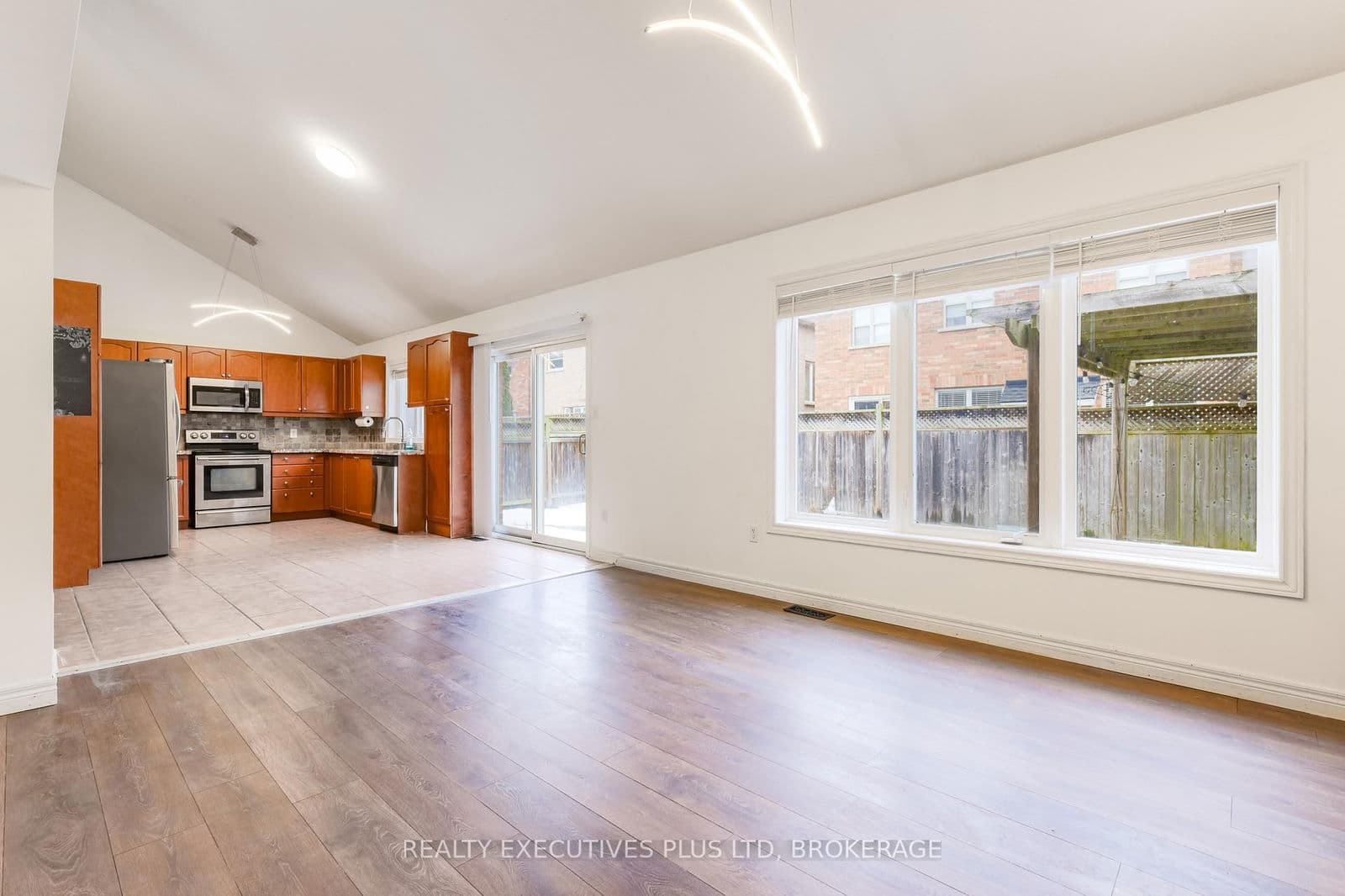 Detached at 389 Wright Crescent, Niagara-on-the-Lake, ON - Photo 12 - RE/MAX Garden City Realty