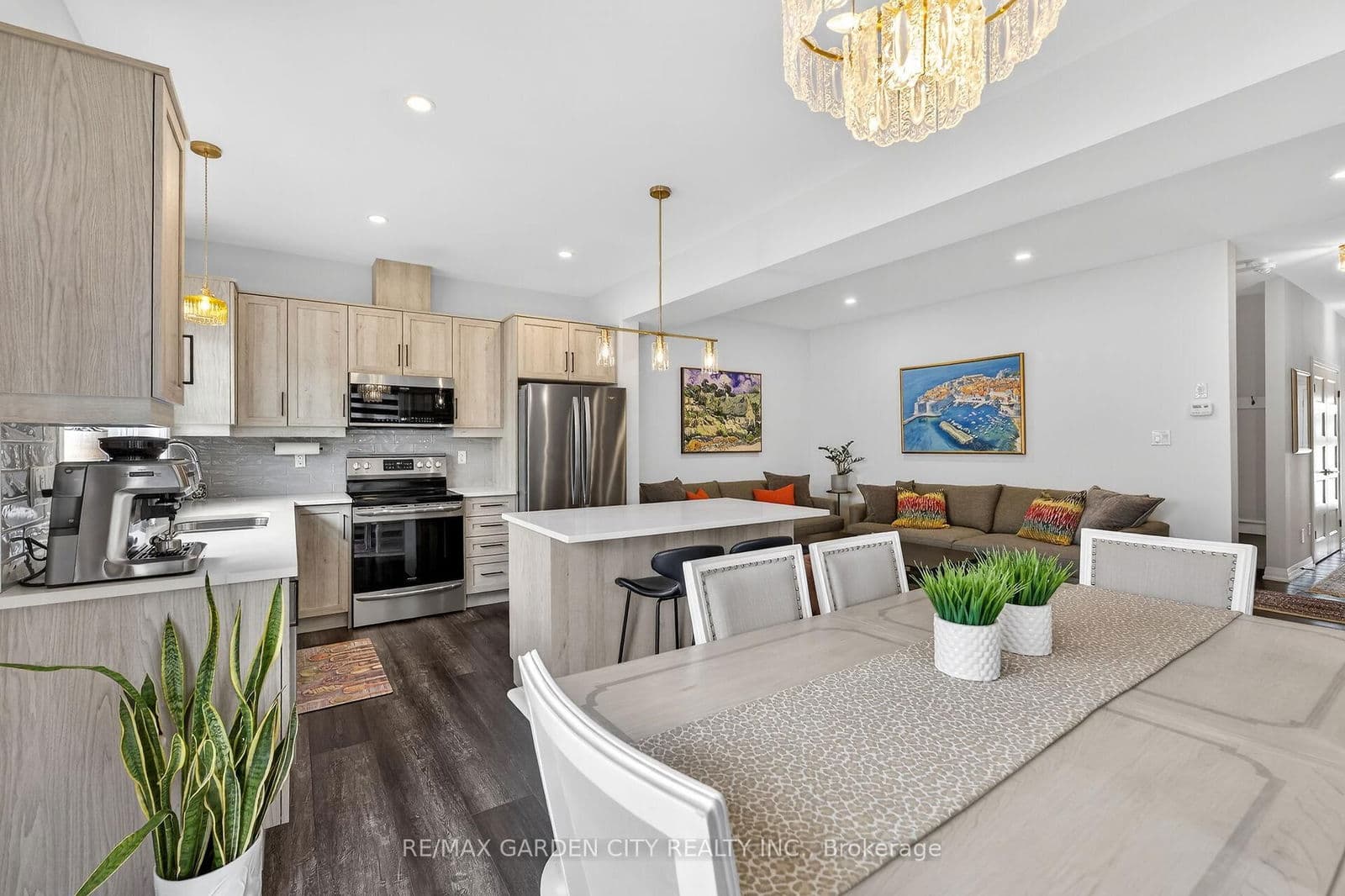 Att/Row/Townhouse at 32 Jayla Lane, West Lincoln, ON - Photo 13 - RE/MAX Garden City Realty