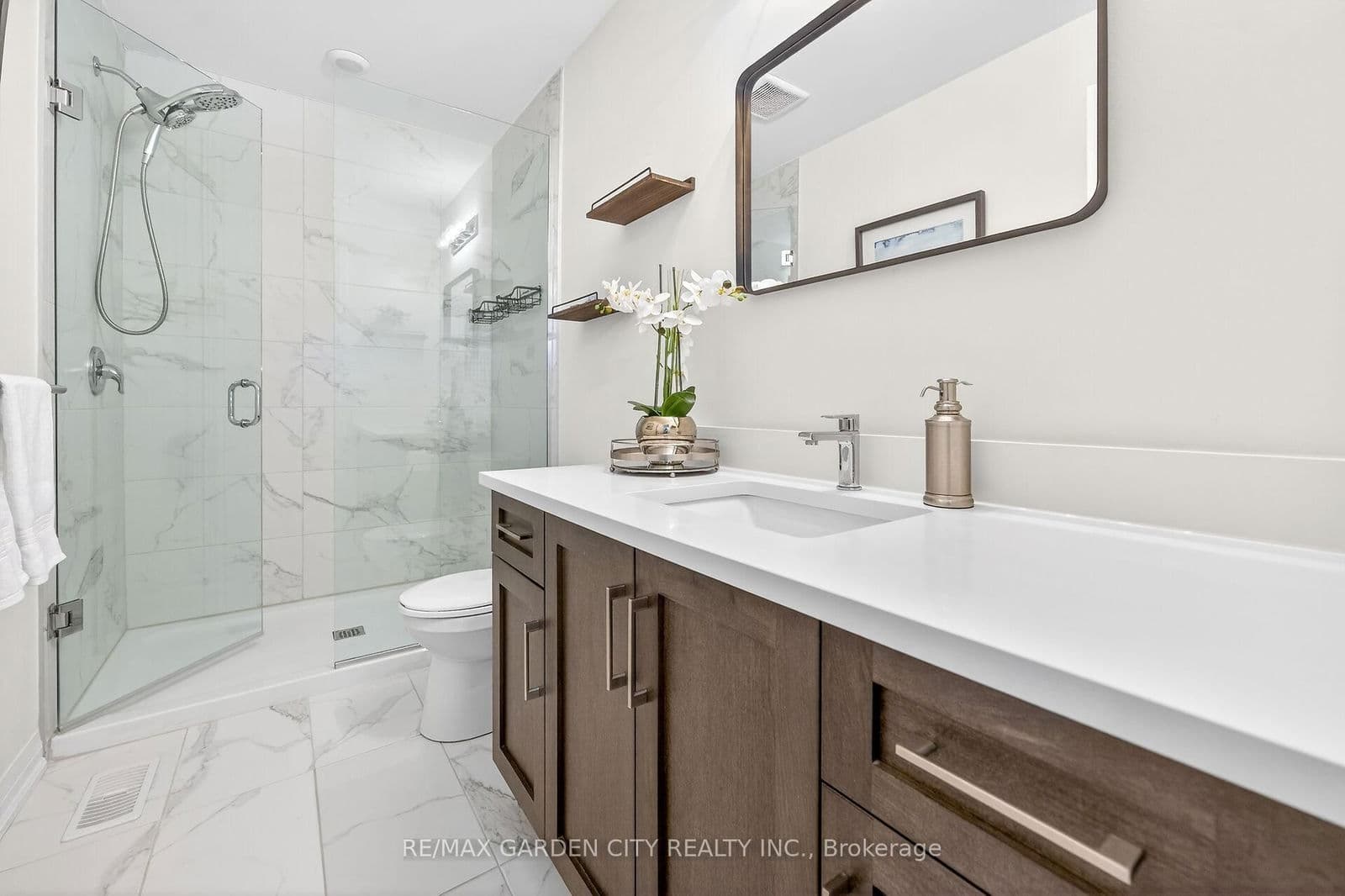 Att/Row/Townhouse at 32 Jayla Lane, West Lincoln, ON - Photo 22 - RE/MAX Garden City Realty