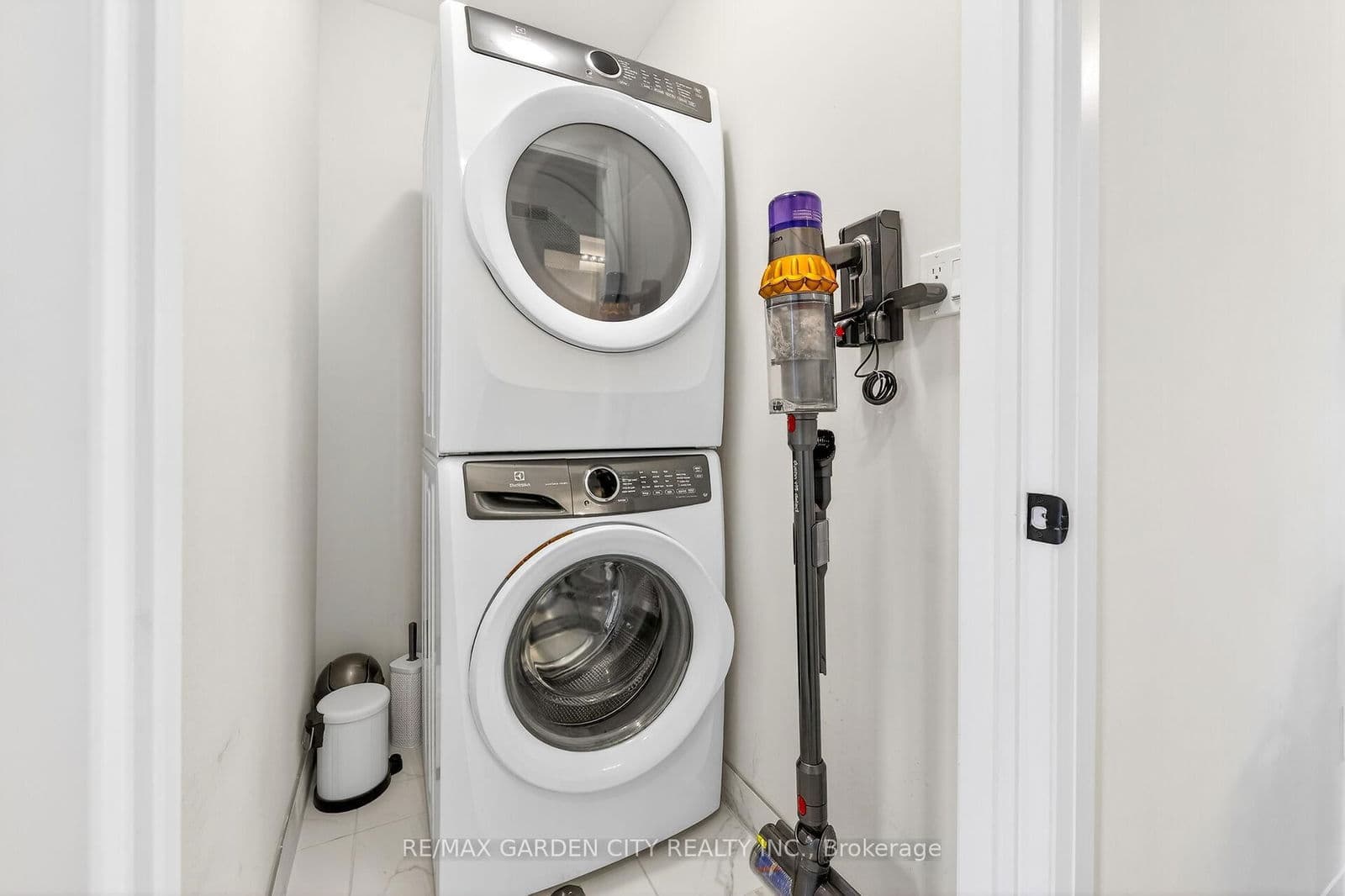 Att/Row/Townhouse at 32 Jayla Lane, West Lincoln, ON - Photo 28 - RE/MAX Garden City Realty