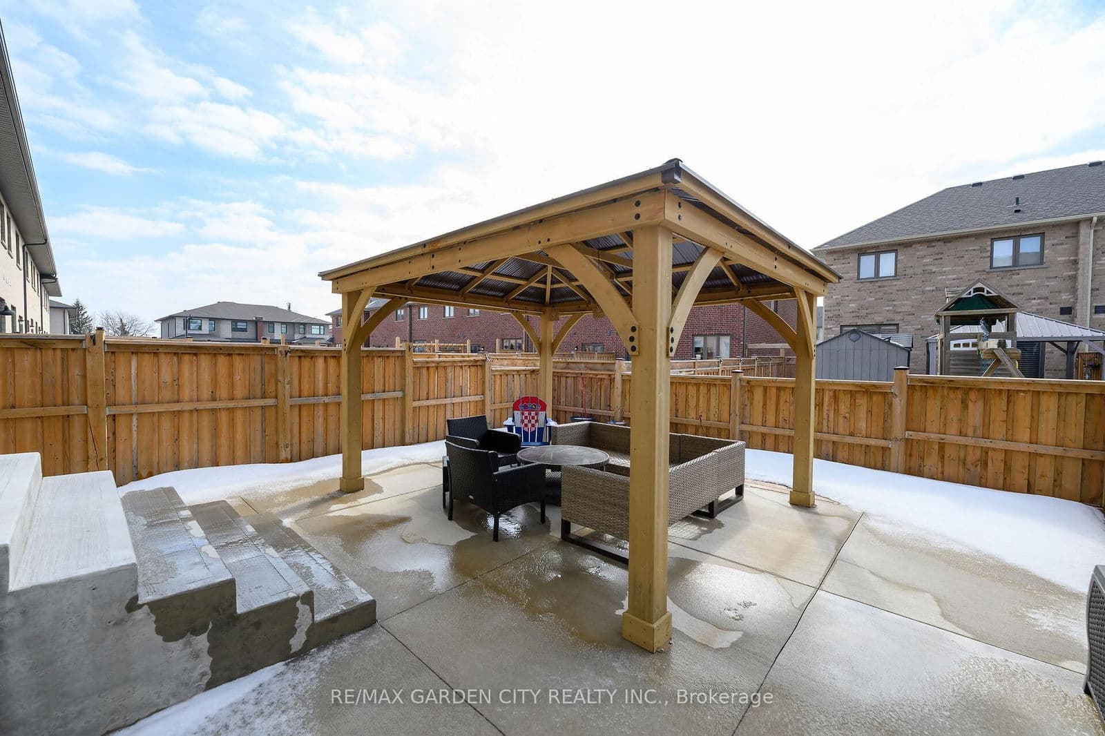 Att/Row/Townhouse at 32 Jayla Lane, West Lincoln, ON - Photo 31 - RE/MAX Garden City Realty