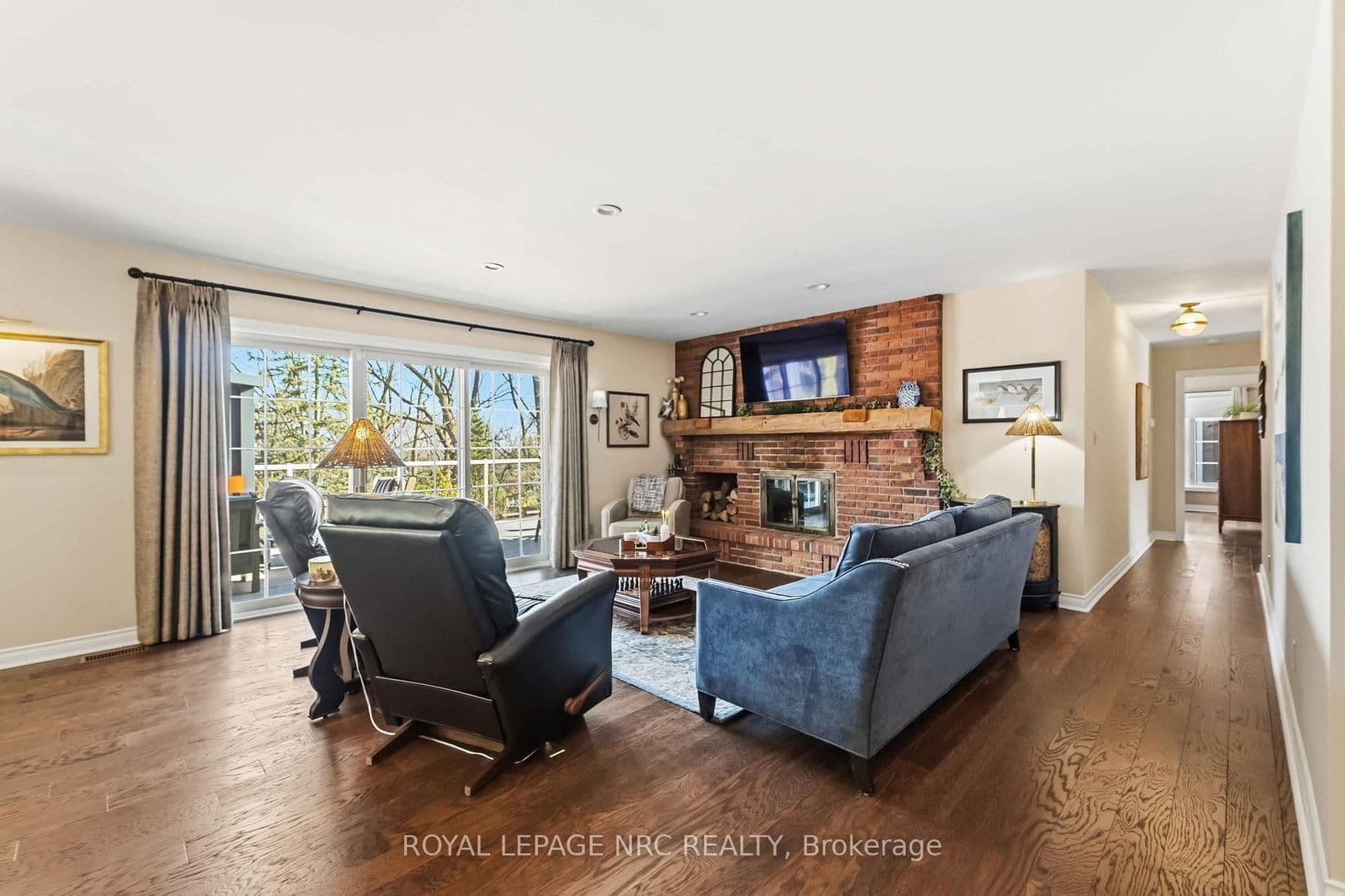 Detached at 3 Petronella Parkway, Pelham, ON - Photo 10 - RE/MAX Garden City Realty