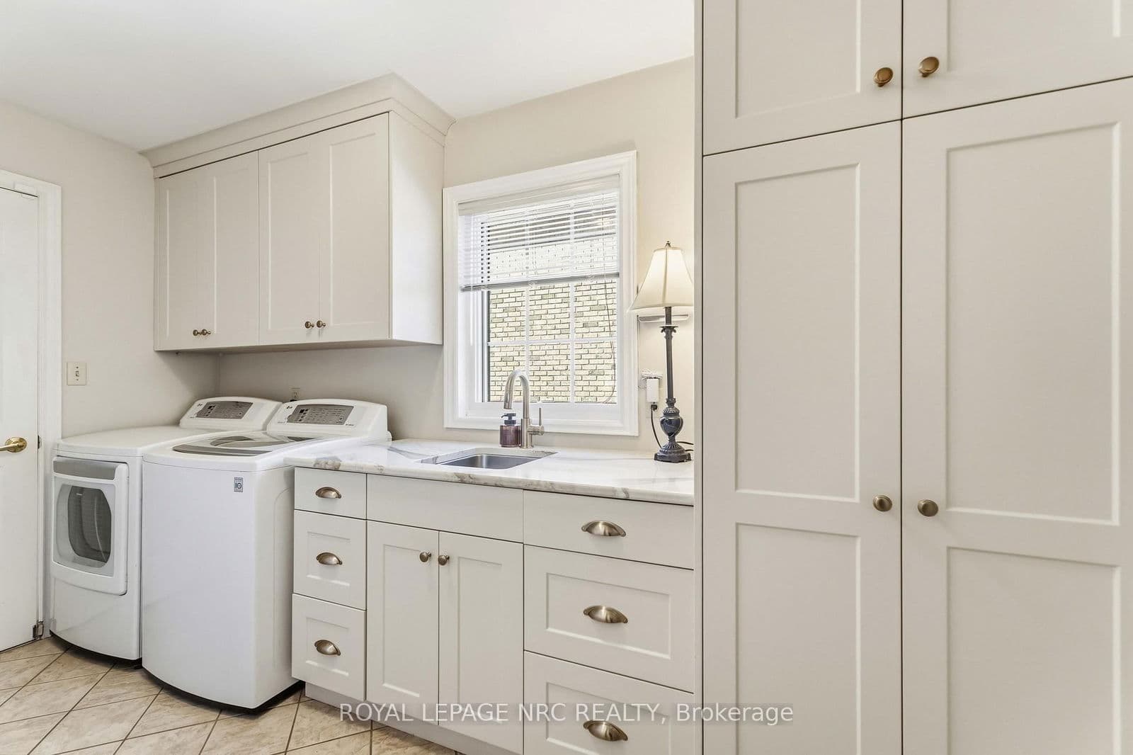 Detached at 3 Petronella Parkway, Pelham, ON - Photo 19 - RE/MAX Garden City Realty