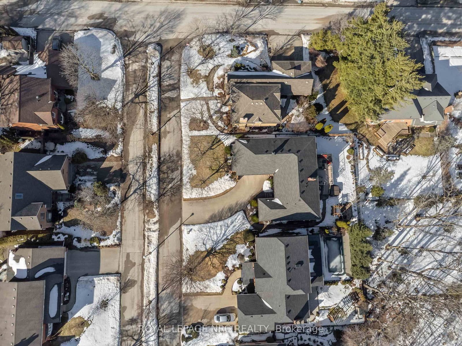 Detached at 3 Petronella Parkway, Pelham, ON - Photo 45 - RE/MAX Garden City Realty