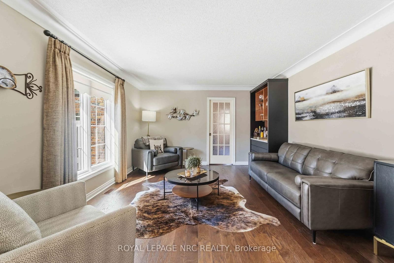 Detached at 3 Petronella Parkway, Pelham, ON - Photo 8 - RE/MAX Garden City Realty