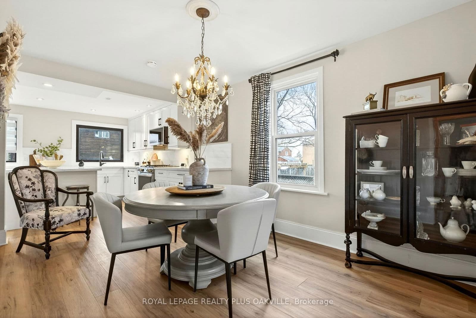 Detached at 381 Elizabeth Street, Grimsby, ON - Photo 3 - RE/MAX Garden City Realty